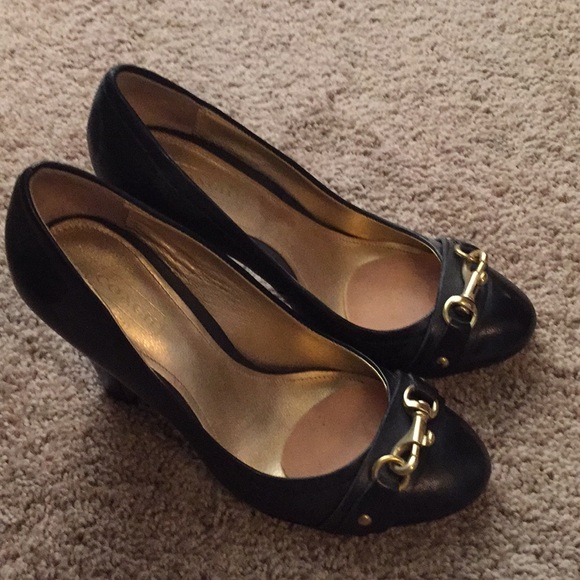 Coach heels in size 5 - Picture 2 of 4
